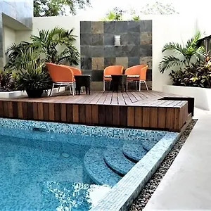 Stunning 1 Bedroom 1 Bathroom Modern Few Blocks To The And 5th Avenue Holiday home