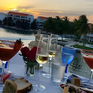 Villa Casa La Torre, Luxury Private Oceanfront *