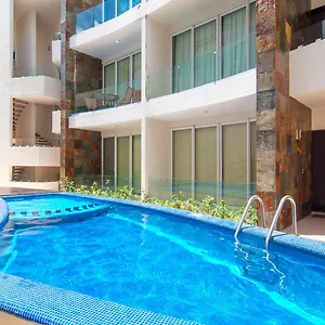 Holiday home Exceptional Location Near Beach, Pool-view Balcony
