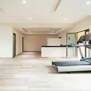 Hotel Palmarena & Residences - Long Comfort With Parking, Sauna, Gym & Pool - Steps From 5th Avenue 3*