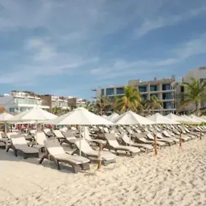 Playa Suites Hotel