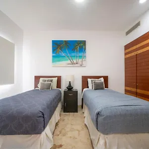 Holiday home Beachfront Penthouse With 3 Bedrooms & Ocean View - Nubes *