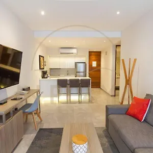 Luxury 2br 2ba, Sauna, Cinema, Rooftop Pool Apartment Playa del Carmen