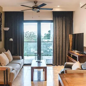 Chic 2br In Exclusive Building Apartment Playa del Carmen