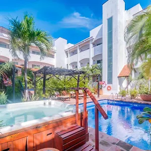 Ideal Group Getaway 4 Blocks To The & Pool Apartment Playa del Carmen