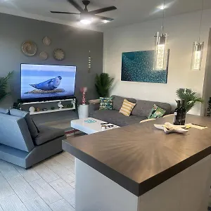 Chic Space, Private Balcony, Roof Pool, Good Wifi *