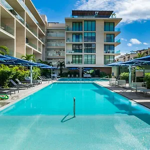Luxury Oceana, Steps From The Beach, Club, Restaurant And Gym!!