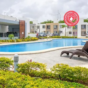 Apartment Hostpal Porto Alto 54d Playa del Carmen