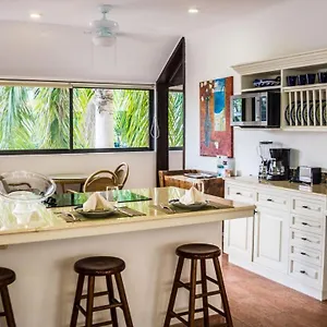 Royal Palms 6