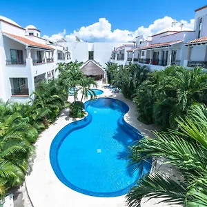 2 Bedroom- Tropical Oasis In The Heart Of - At Gaviotas Holiday home Playa del Carmen