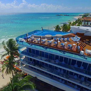 We Uniq El Carmen Adults Only 5*