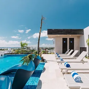 Cozy Pool And Roof Lounge 5 Blocks * Playa del Carmen