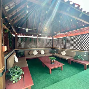 Villa Luxury Village On The 5th Avenue With Private Rooftop *