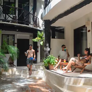 Siesta Fiesta - 5th Avenue Hotel Playa del Carmen