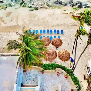 Pelicano - Beachfront Hotel Playa del Carmen