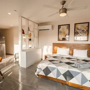 Estudio, Wifi, Tv, Cocina, Gym, Alberca, Seguridad Apartment