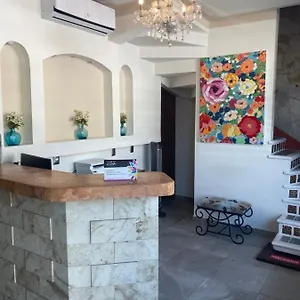La Josefina Hotel