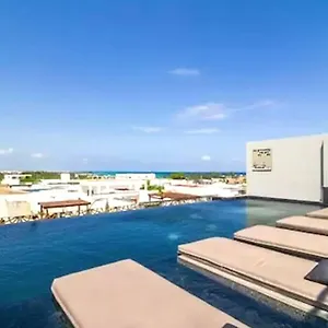 It Location Luxury 2 Bedroom Two Roof Pools Club Included