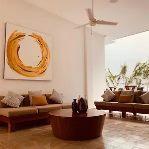 Apartment **stunning **brand New Apart On 5th Ave *